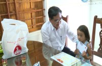Thăm, tặng quà các cháu thiếu nhi nhân dịp Quốc tế thiếu nhi 01/6